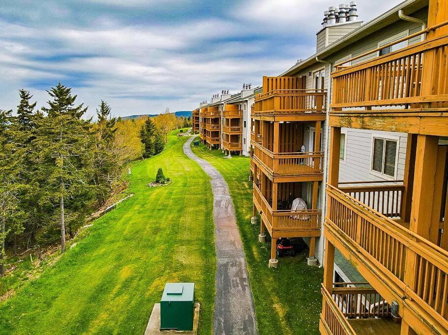 202D Summit - Completely Remodeled Modern Condo In Summit! Сноушу Экстерьер фото
